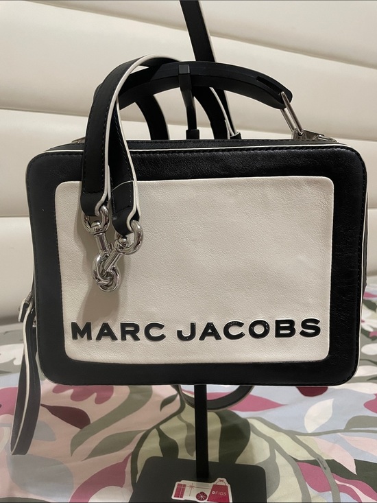 Marc Jacobs Handbags - Marc Jacobs The Box 2-Way Bag